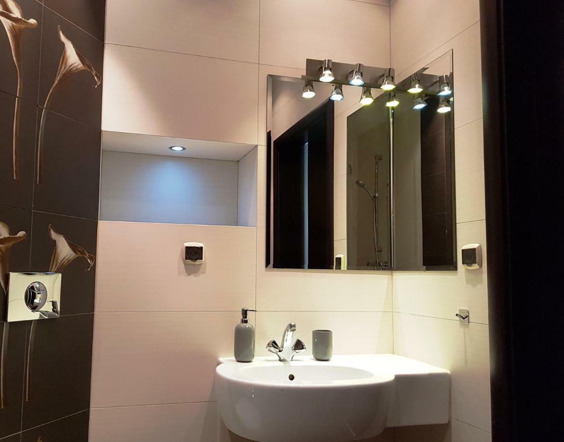 Apartament "Cleopatra 5" Przy Rynku Z Parkingiem, Faktury Vat Apartment Kielce Luaran gambar