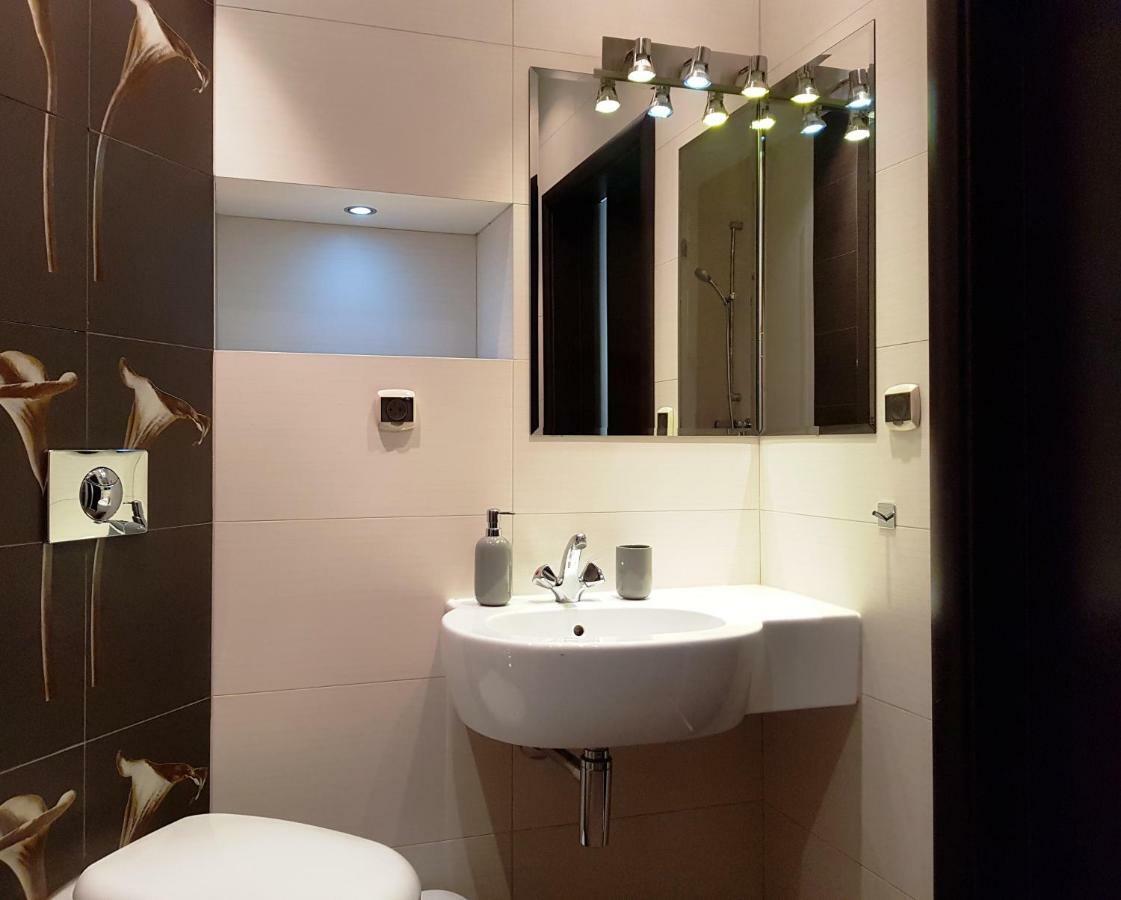Apartament "Cleopatra 5" Przy Rynku Z Parkingiem, Faktury Vat Apartment Kielce Luaran gambar